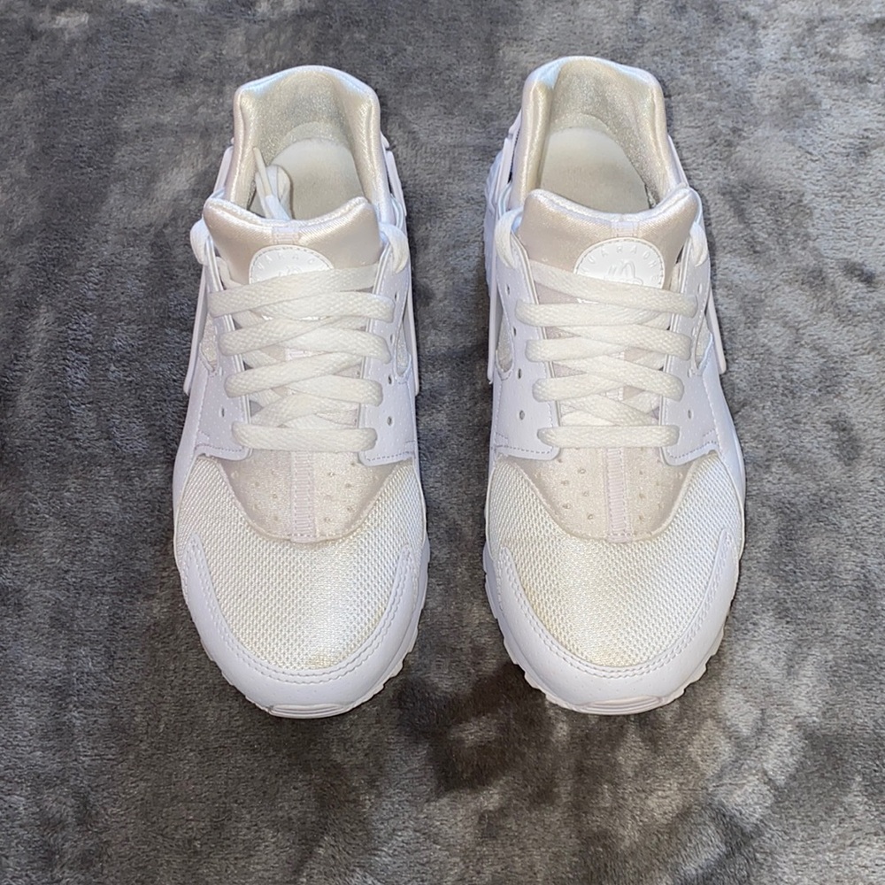 White Nike Huarache Run